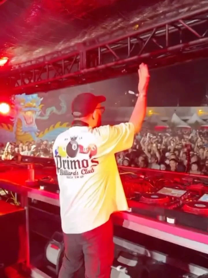 Huge ❤️ to @deadmau5 and the @mau5trap family for including me in such an amazing show at @toejambacklot Miami with @phase3presents 👉👉

I managed to get some phone clips of my set there. Track IDs below:

"Soundbwoy" upcoming @hatiras + @
