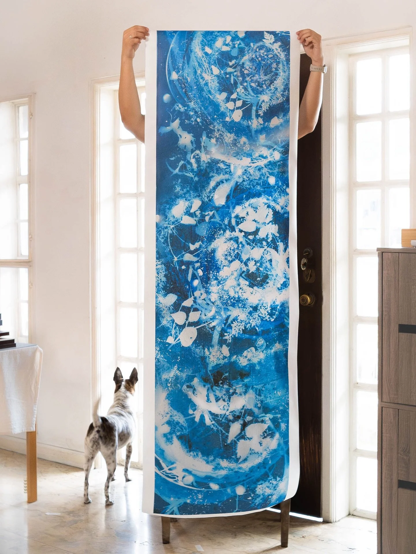 What a loooooong boi. Last prints out the gate with @nealmoshima &lsquo;s digitized cyanotype prints! happy Holidays everyone!

100+ inch long giclee print on @awagami_factory Unryu paper with beautiful mulberry fiber inclusions.

#nealoshima #giclee