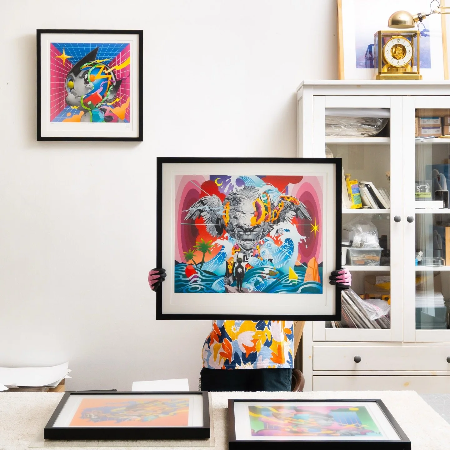 An art collector sent us prints to frame, turns out its @eggfiasco &lsquo;s works we help produce!

Mounted with Hahnemuhle Museum mat, non-glare matte glass, archival frame.

#artph #giclee #artprints