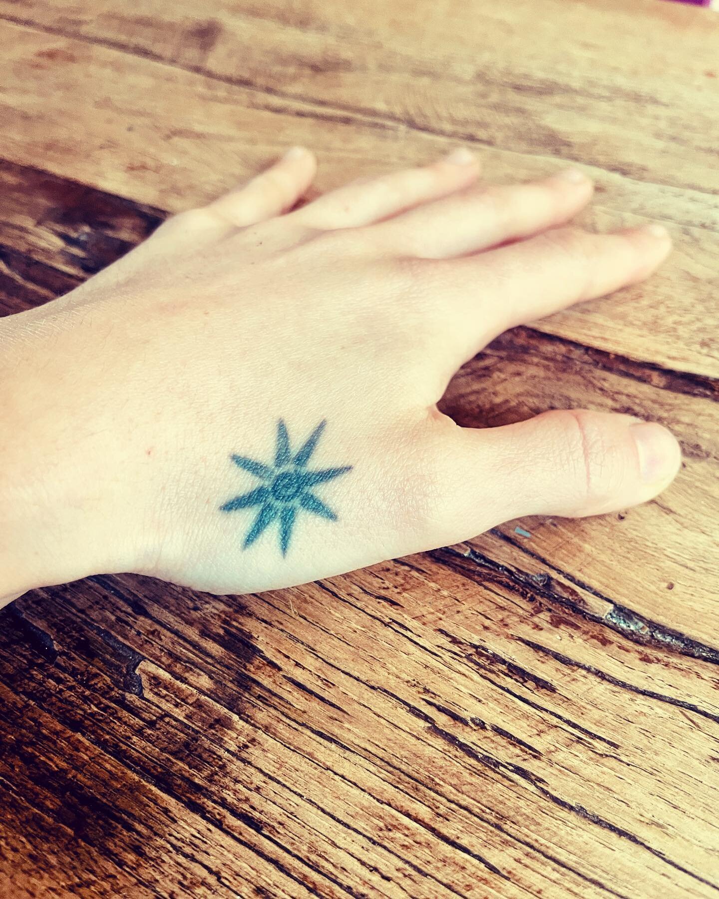 A full circle story..

This tattoo in my hand is a symbol of Happy Daze, a club night, 3 friends and I began in Bristol in 2010(ish).

We grew up partying in London with some immersive nights like @whirlygigofficial and when we got to Bristol there w