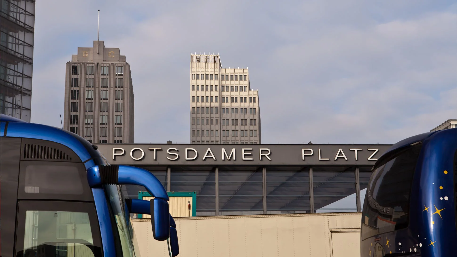 Busse am Potsdamer Platz Top.jpg