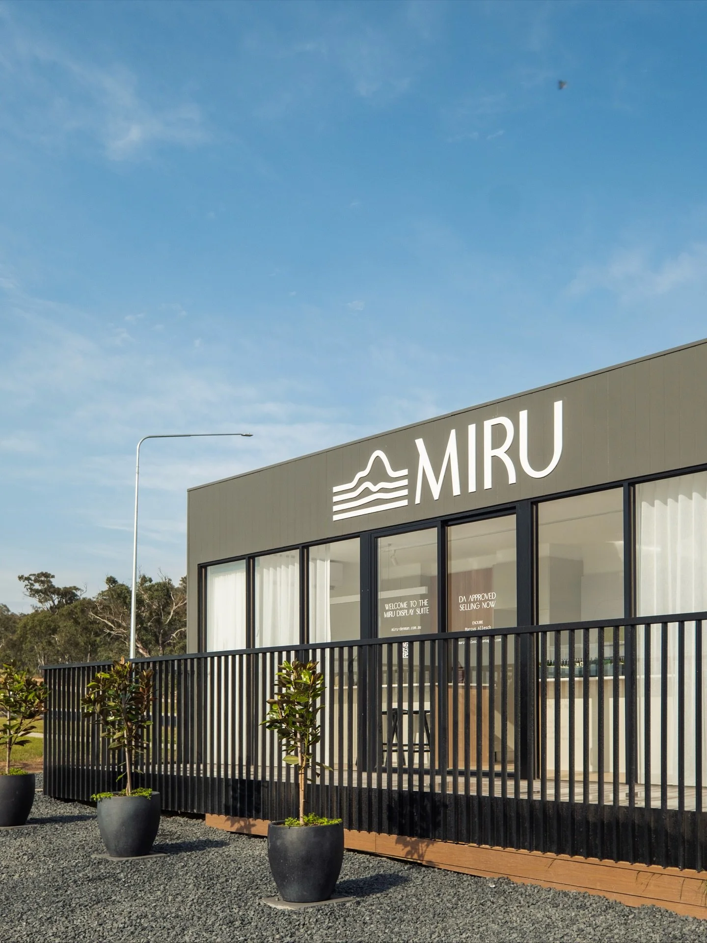 Come and meet Miru at the brand new Display Suite, opening for the first time this weekend! 🔑🎉

Join us from 11am-2pm this Saturday 8 and Sunday 9 November on site to discover this exceptional collection of 2 and 3 bedroom townhomes selling now in 