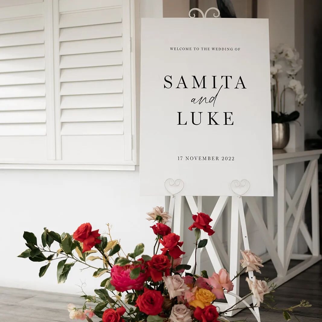 Acrylic welcome sign for S+L's gorgeous spring wedding. It pairs so well with those colourful florals. 

Photography: @lamomentphotography 
Stationery and Signage: @paperfox.design 
Florals: @therefinedbloomco 
Venue: @bramleighestate 

#wedding #wed