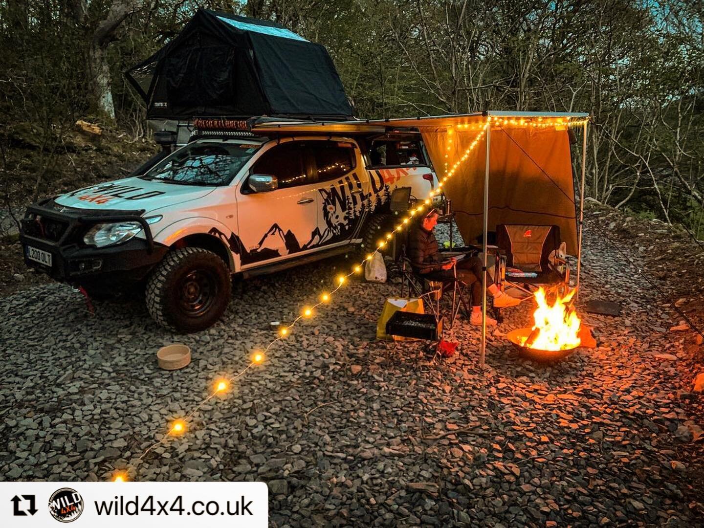 Campfire magic at our wooded pull ins! 

📸@wild4x4.co.uk!