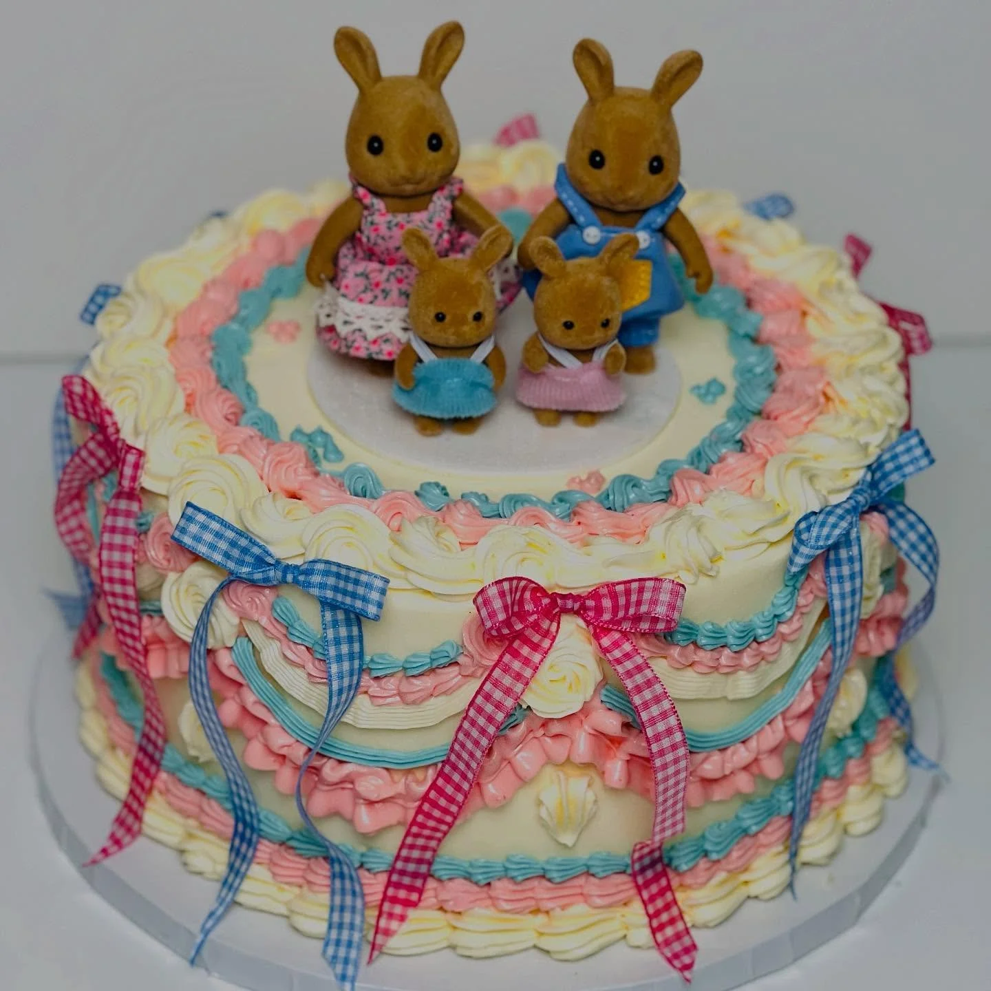 #genderrevealparty #genderrevealcake #gender #baby #cakes #delivery #london #order #online #onlineshop #happycustomer #lovedecorating #preorder #website #pink #blue #newborn