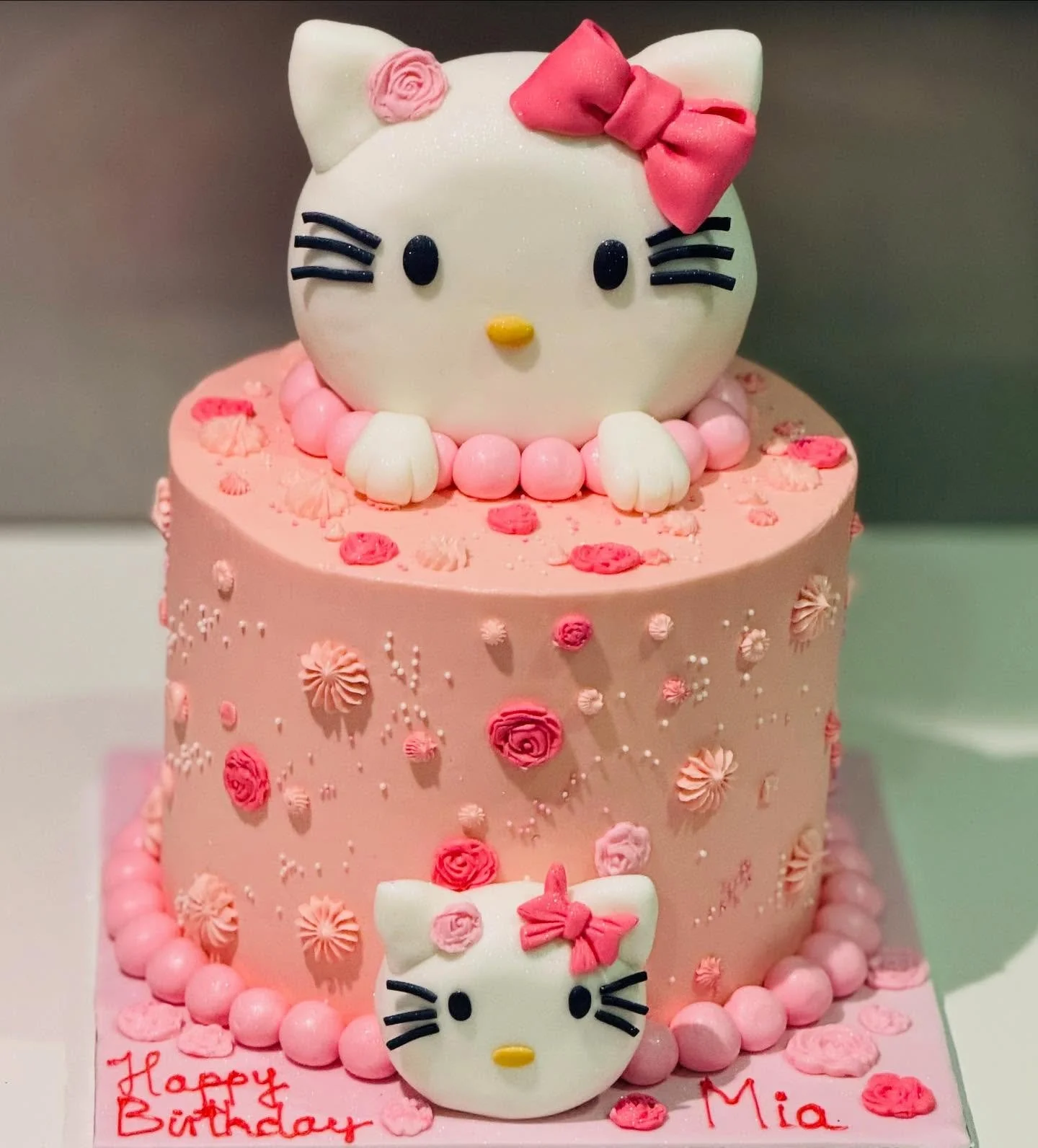 #hellokittylover #hellokitty #cake #london #delivery #cakeonline #sale