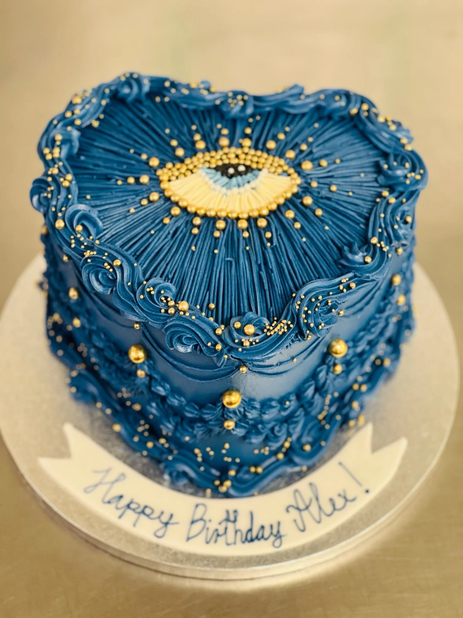 blue-gold-vintage-heart-cake-london.jpg