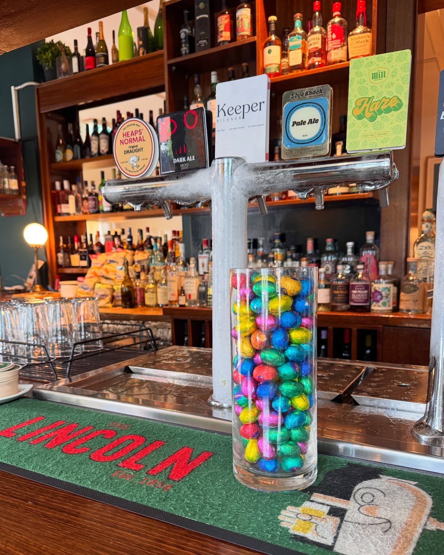 ✨Scroll for an exclusive first look at our brand new banquettes 👉

🐰Long weekend eating plans, sorted:

🐟GOOD FRIDAY: Fish &amp; chips, lashings of malt vinegar
🥧EASTER SATURDAY: Chicken, ham &amp; leek pie - golden puff pastry goodness
🥩EASTER 