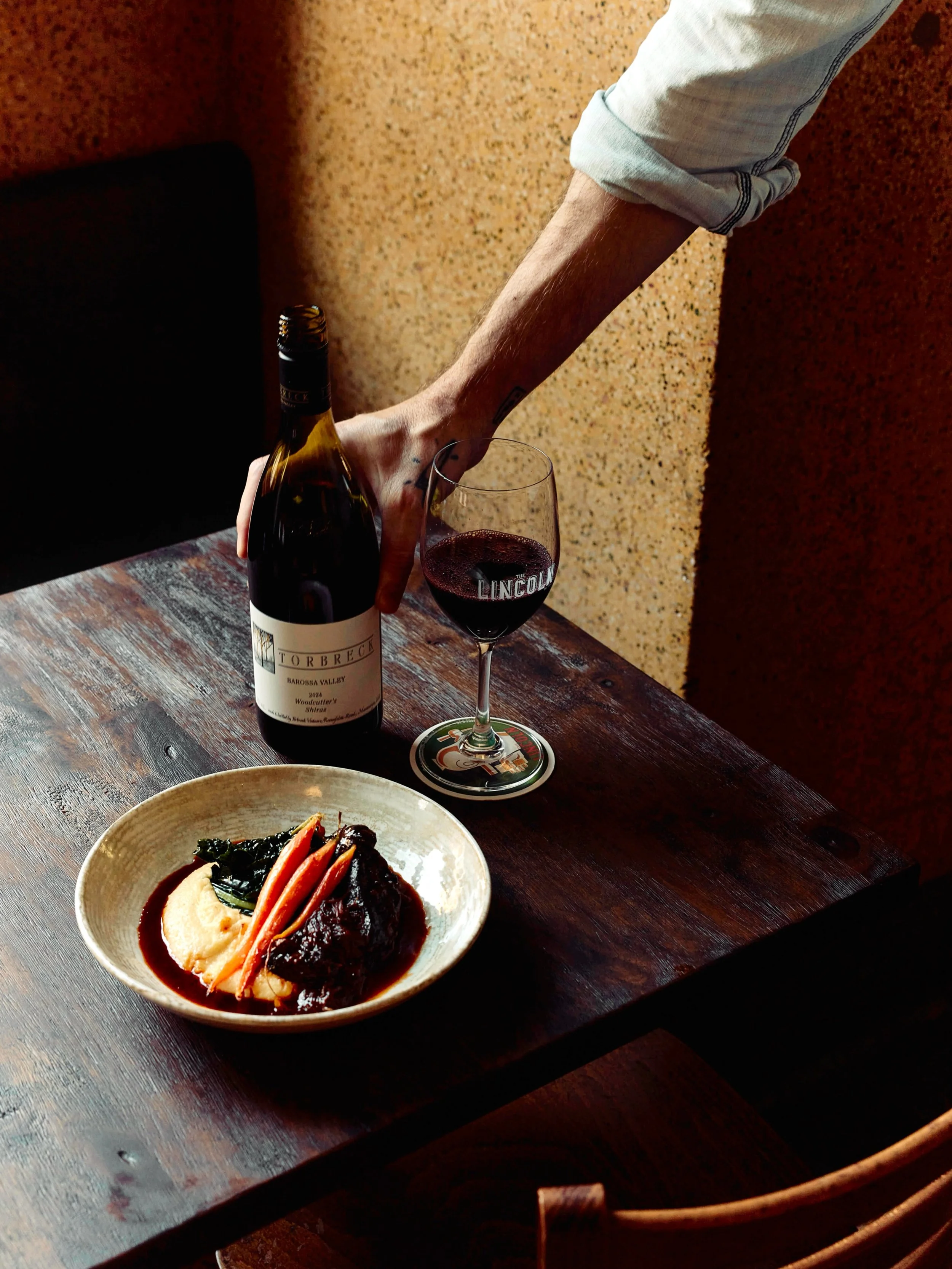 ✨$25 Counter Meals at The Lincoln 🍽️

One day it&rsquo;s braised beef brisket &amp; mash, the next crispy pork belly, fish cakes, tender lamb or steak &amp; potatoes. Always changing, always hearty!

+++ Add a glass of wine for just $5 🍷

Choose fr