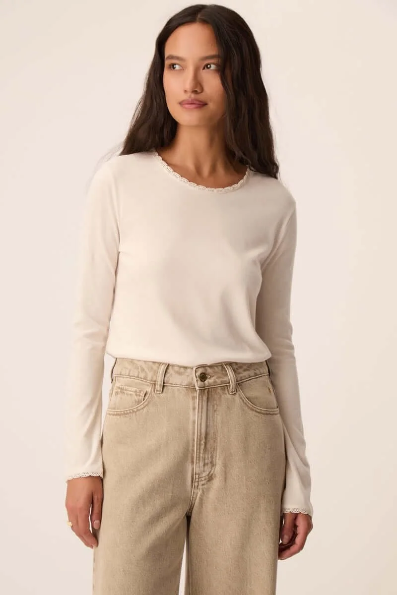 1H260227_00F-CREME-1.jpg