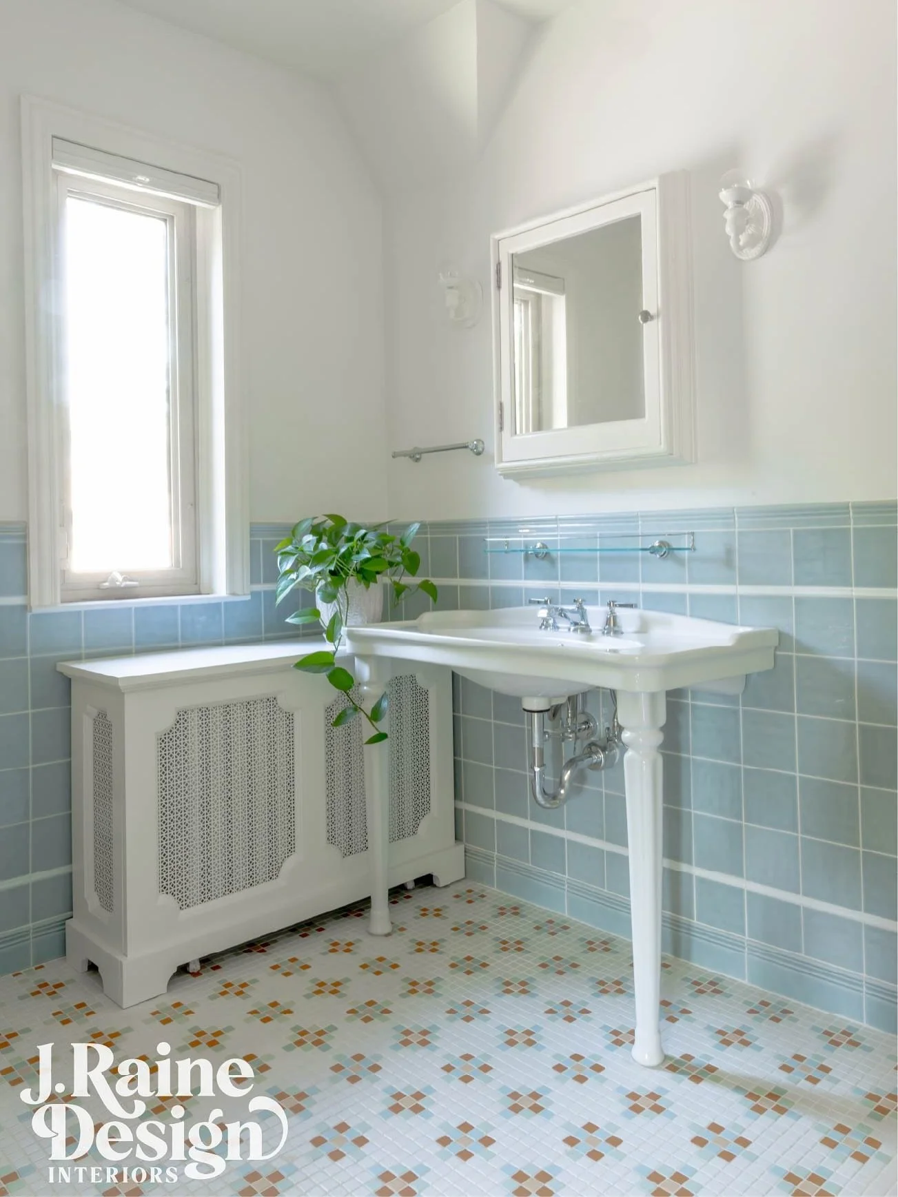 University District, Detroit - completed full bath project // custom colorful mosaic floor tile + an arched niche in the shower 💫
.
Design: @j.rainedesign 
Construction: @royalcityrenovations 
.
.
.
.
.
#interiordesigndetroit #detroitinteriordesigne