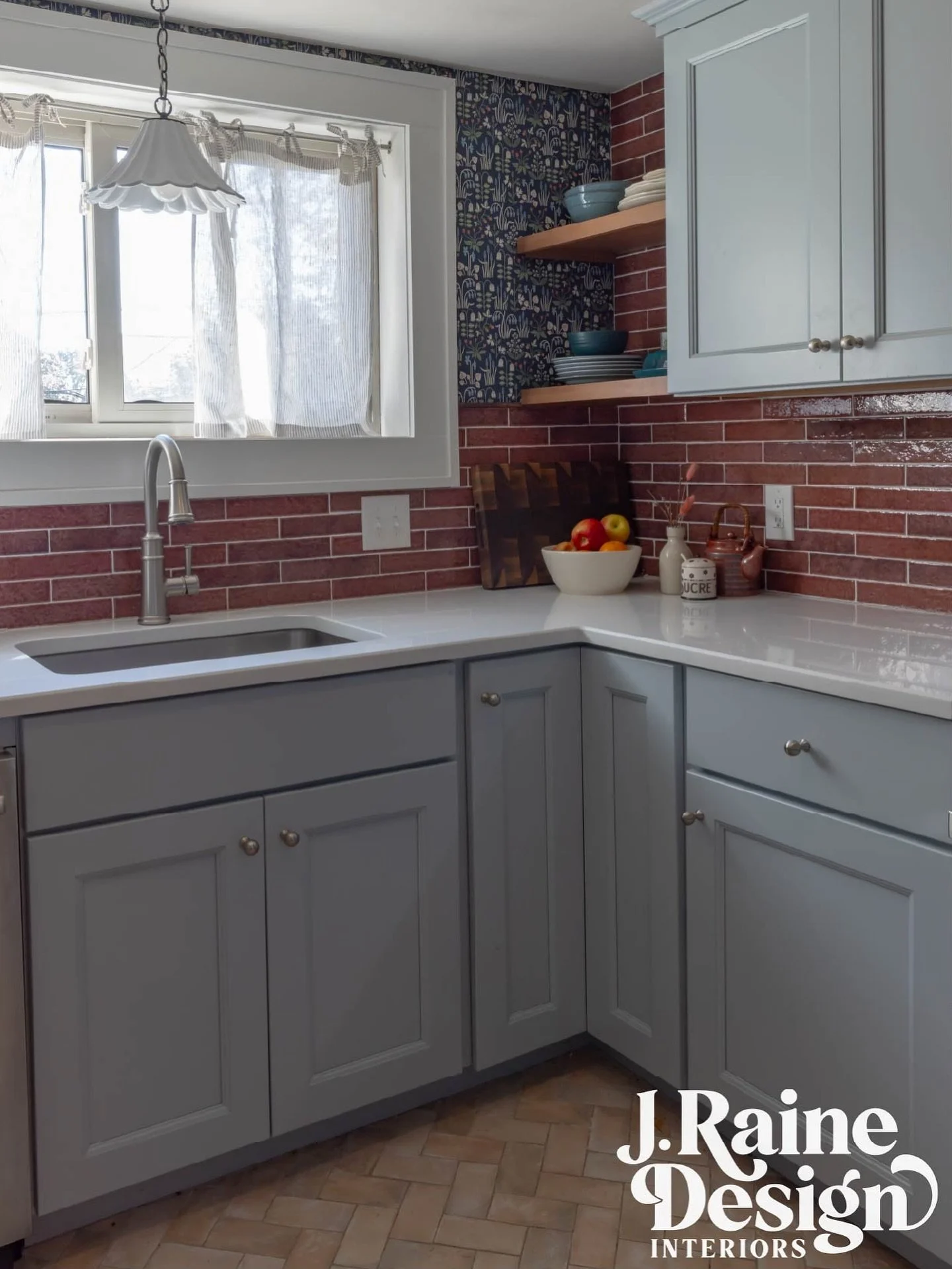 Tiny Ferndale, MI Kitchen 🍓
.
.
Design: @j.rainedesign 
Construction: @royalcityrenovations 
.
.
.
.
.
#interiordesigninspiration #ferndalemichigan #ferndalemi #kitchendesigner