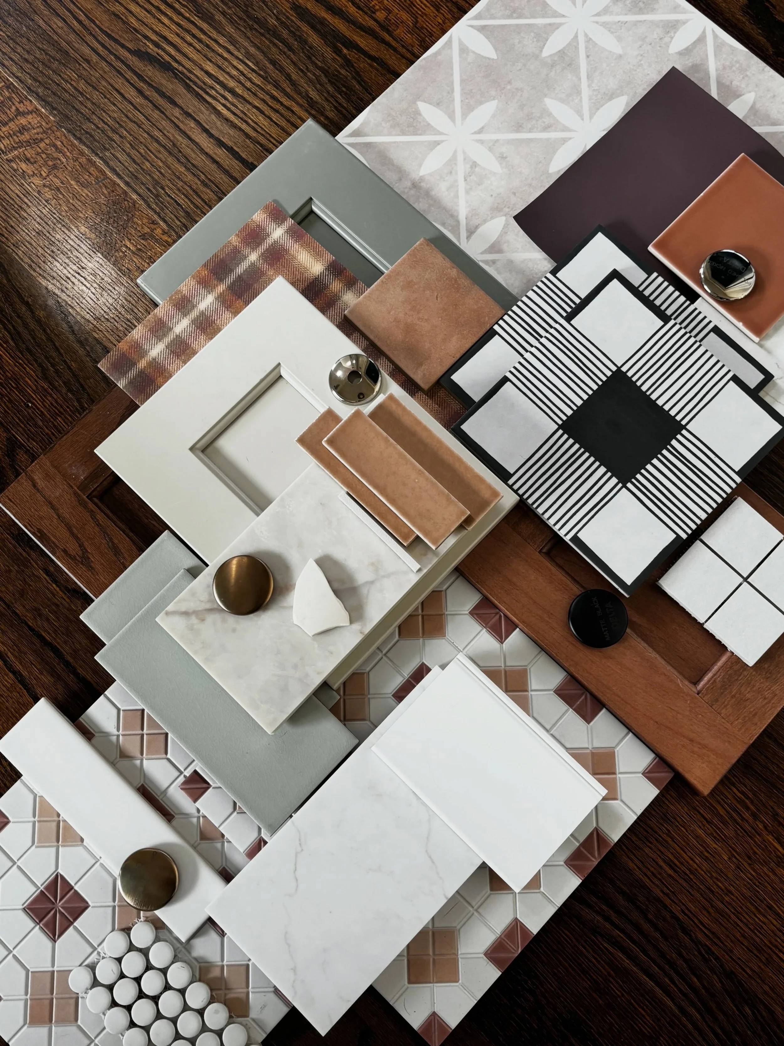 Whole House Flat Lay // Bloomfield Hills, MI // warm neutrals, muted earth tones and little touches of color, + heavy on pattern (personal fav is the plaid wallcovering going in the dining room) 
.
In collaboration with @greenleafhs who is making hug