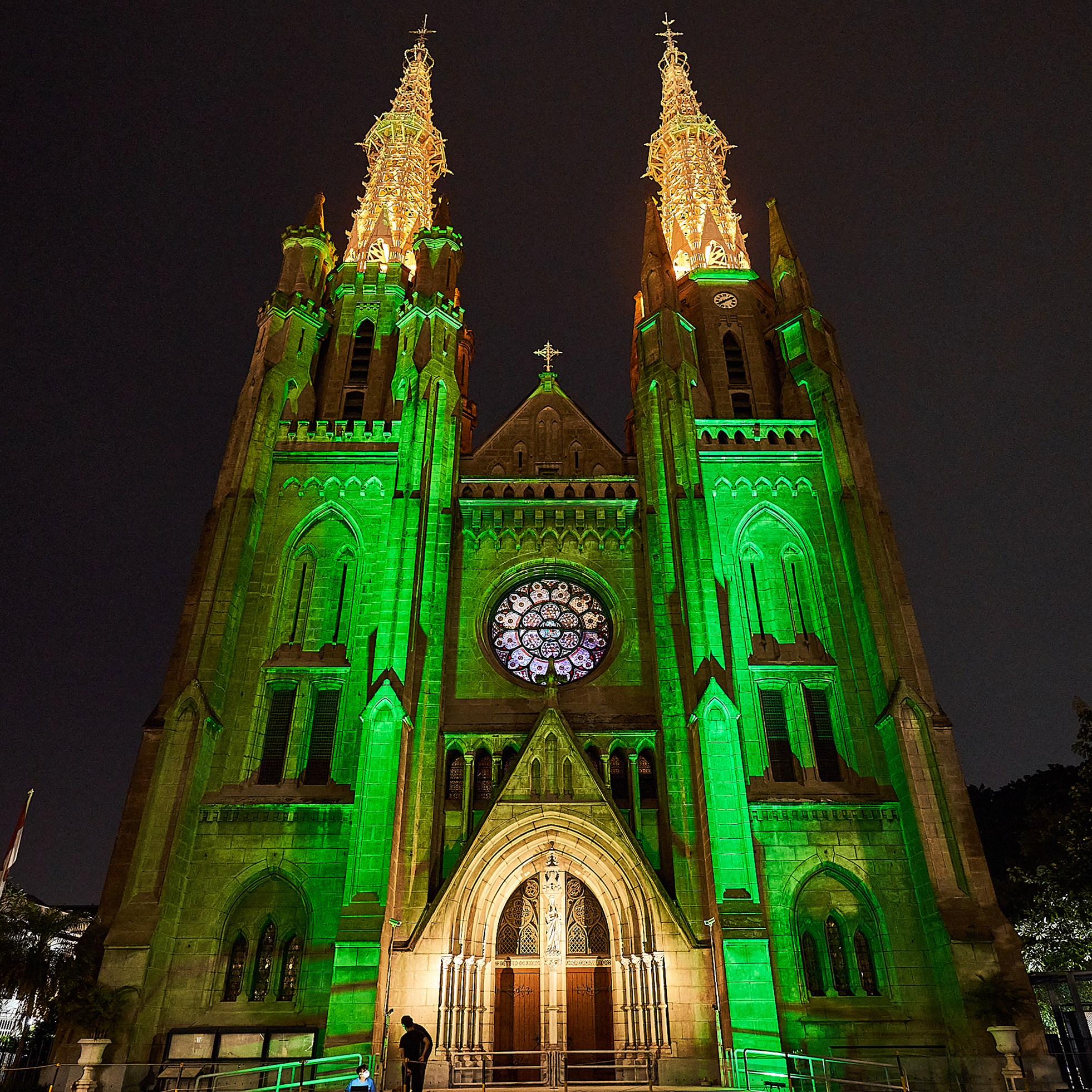 20220210 Mockup lighting katedral signify green.png