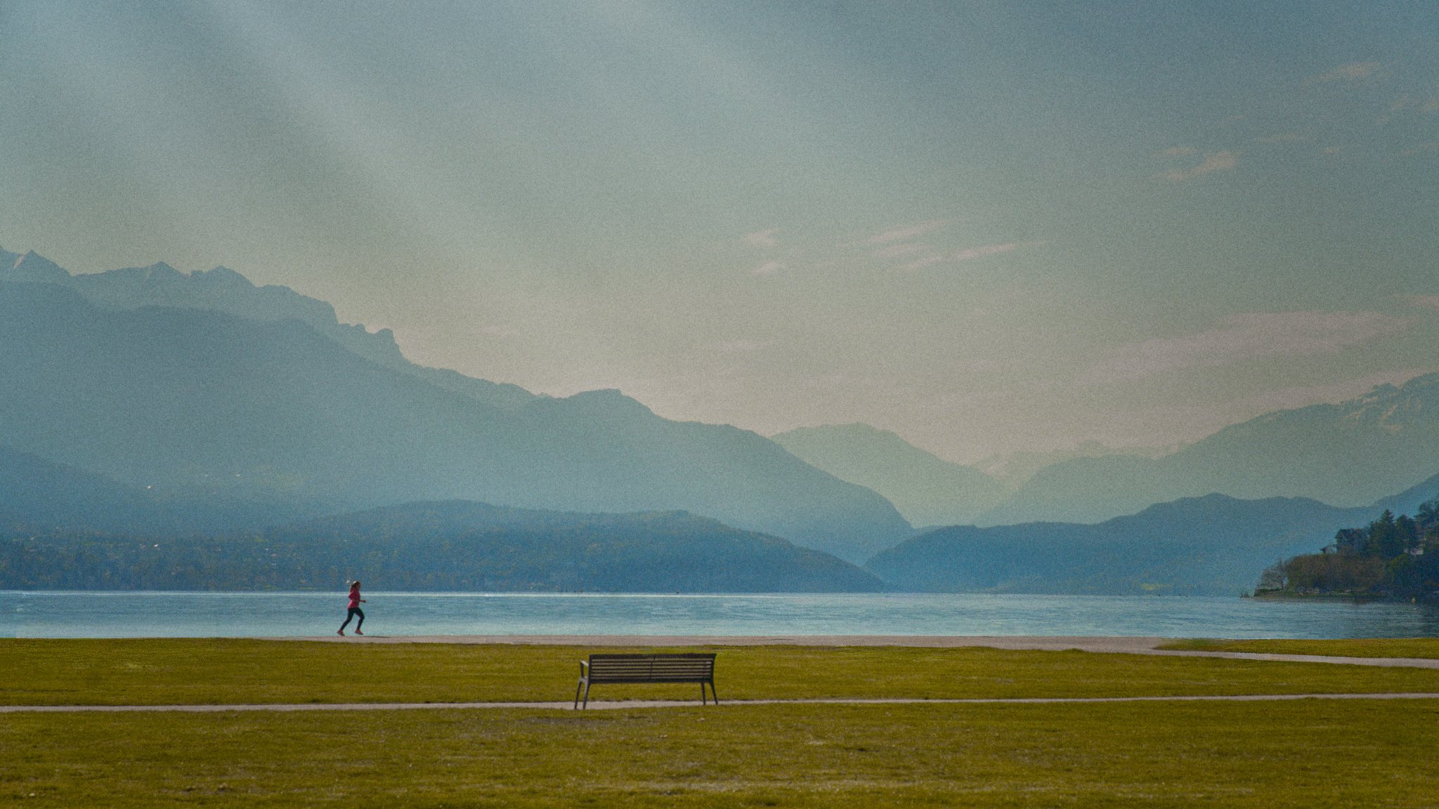 Mengamati Kehidupan di kota Annecy - Ruang Publik yang Inklusif