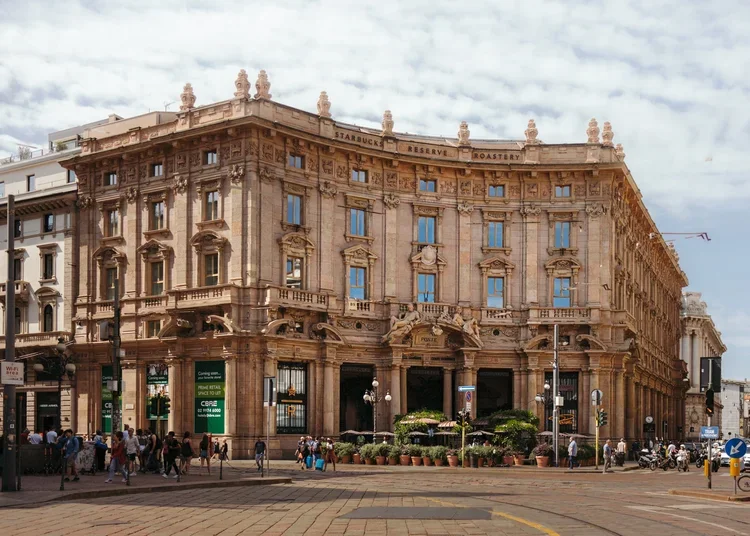 2019-07+Milan+Starbuck+Rerserve+Roastery+1.webp