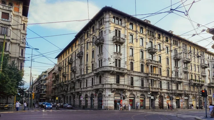 2019-07+Milan+Citiscape-5.webp