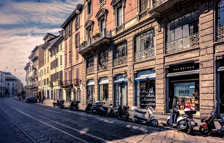 2019-07+Milan+Citiscape-2.webp