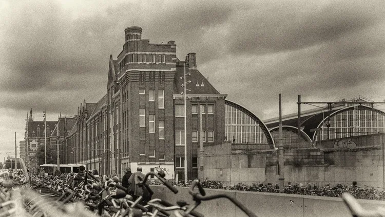 2019-07+Amsterdam+Centraal+Station+012.webp