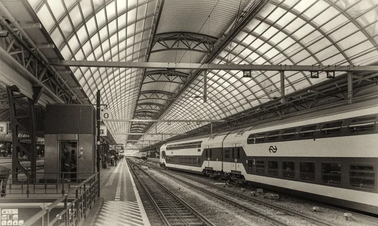 2019-07+Amsterdam+Centraal+Station+04.webp