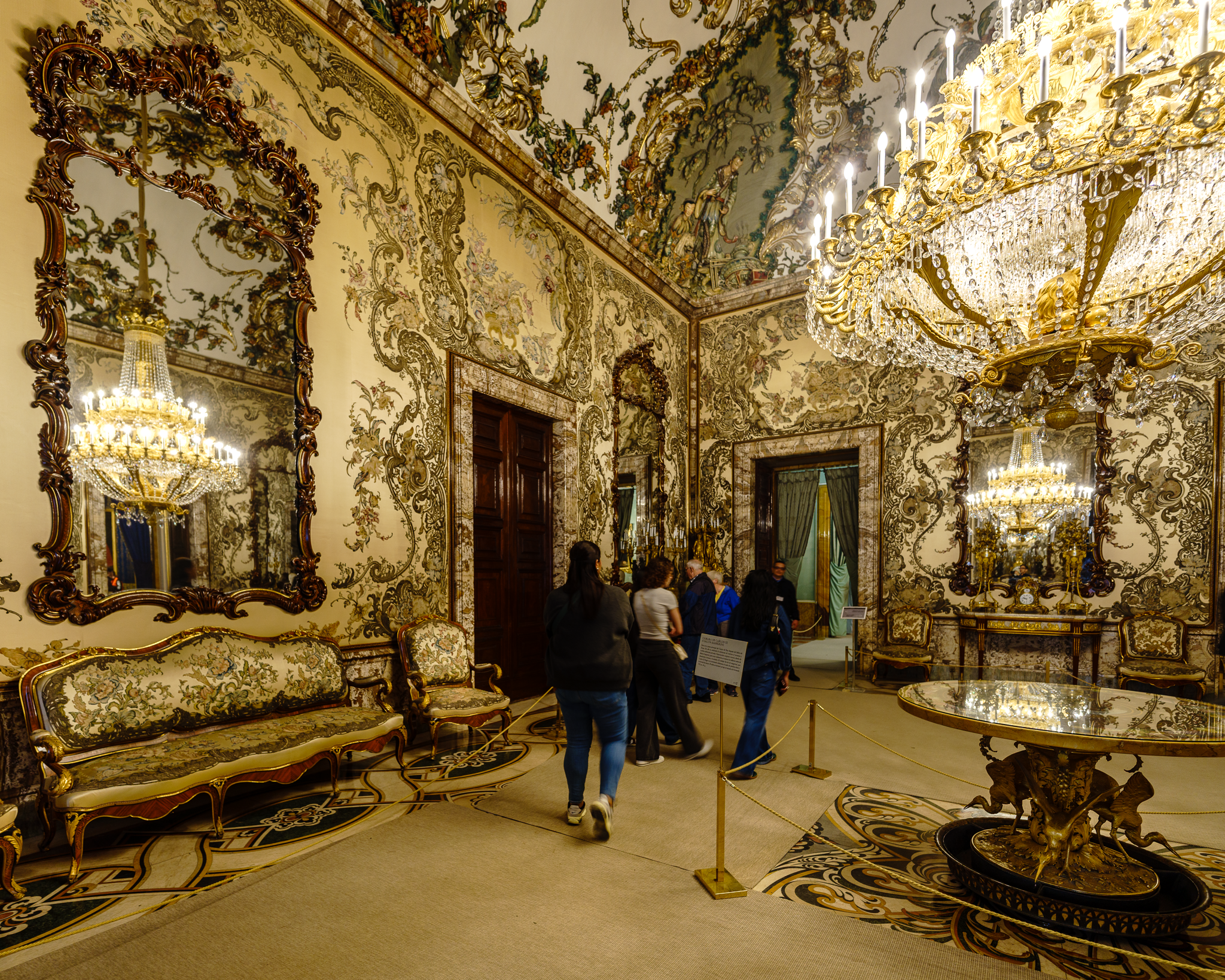 Architectural acoustics inside Madrid Royal Palace Architecture