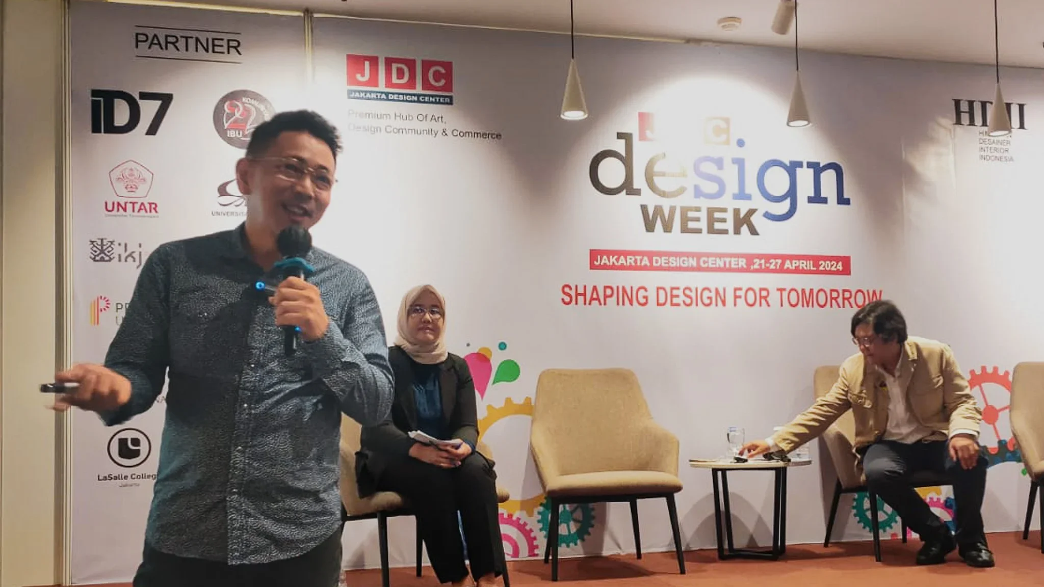 Herwin Gunawan Speaking Engagement Sustainable Lighting Jakarat Design Week 2024