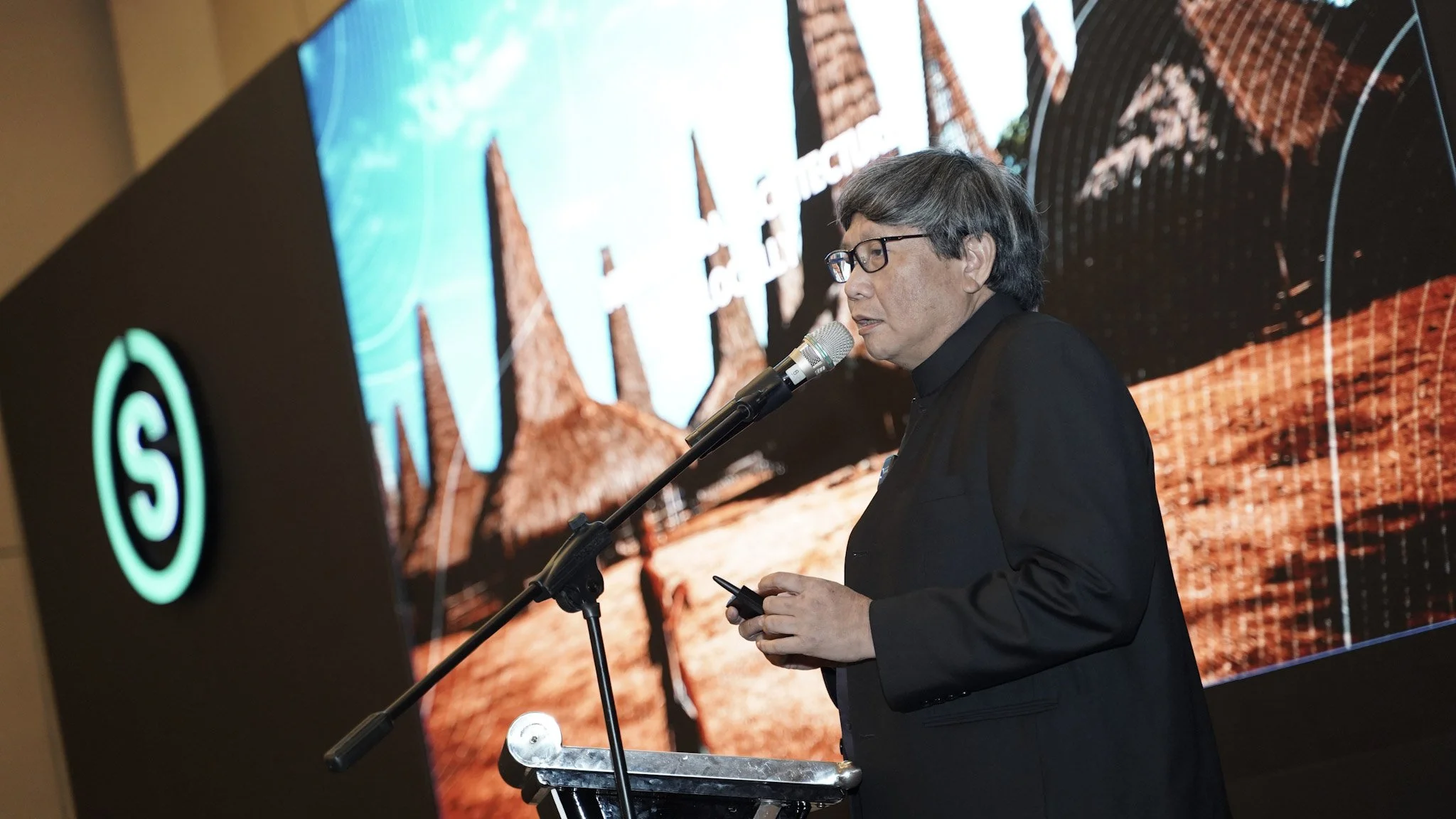 Aditya W. Fitriawan presenting indonesia architecture sustainable design examples at Signify Innovation Day