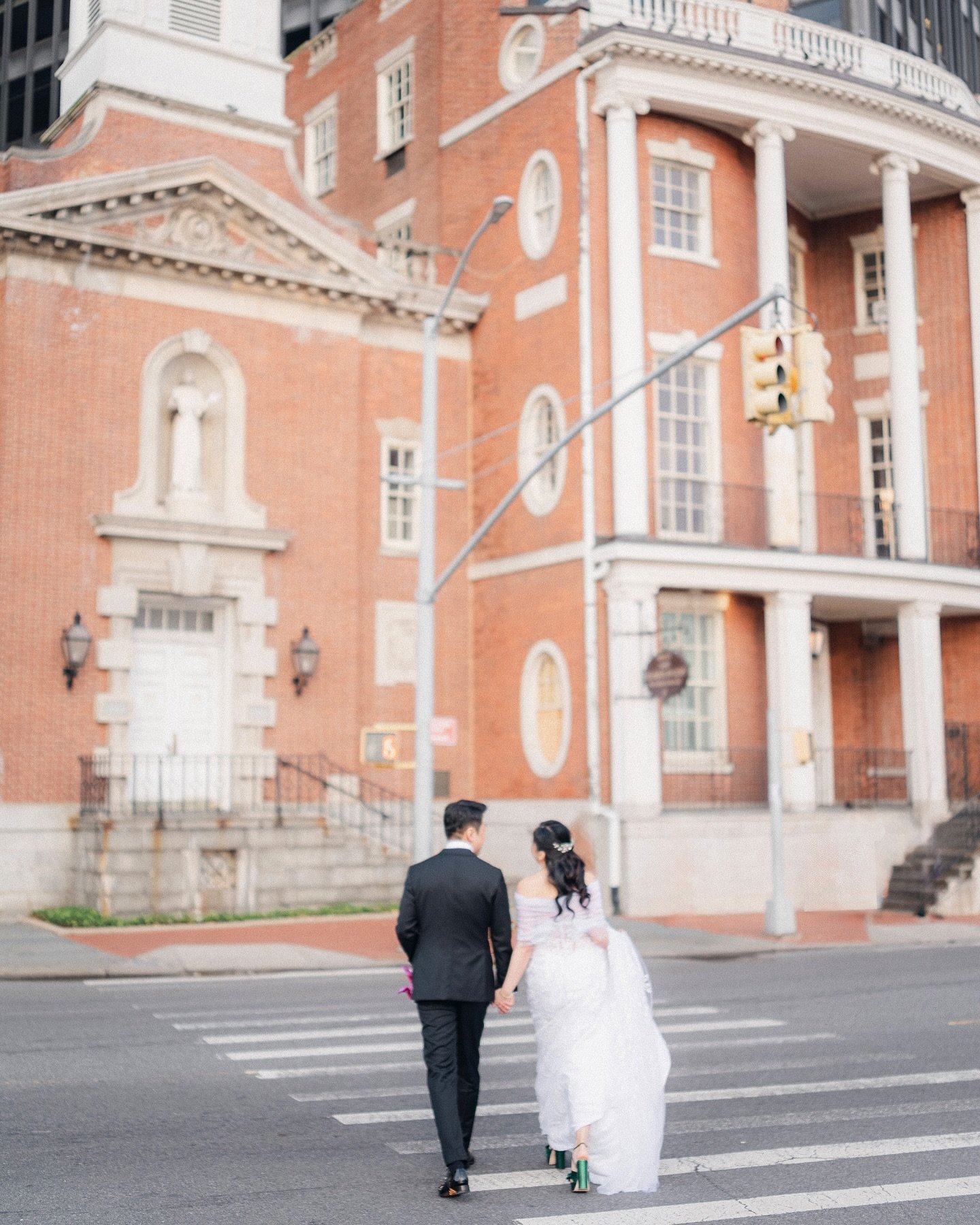 crossing into forever with the love of your life &gt;

#nycadventures #justmarried #nycbride #nycweddingplanner #newyorkweddingplanner #nyweddingplanner #socalweddingplanner #austinweddingplanner #atxweddingplanner #happinesscaptured #newyorkwedding 