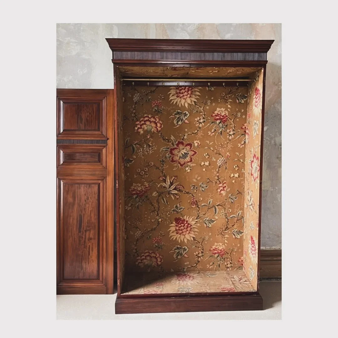 This absolute beauty is sold, but you have all been going wild over it so thought I&rsquo;d give it a place on my grid&hellip;
.
This was sourced with a client for an ongoing interiors project. Sourcing is one of my favourite things to do ❤️❤️
.
If y