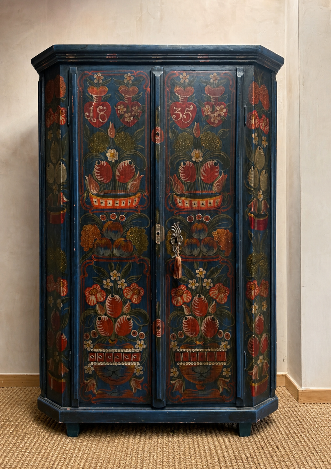 🔴 HAND PAINTED FOLK STYLE CABINET (sold)