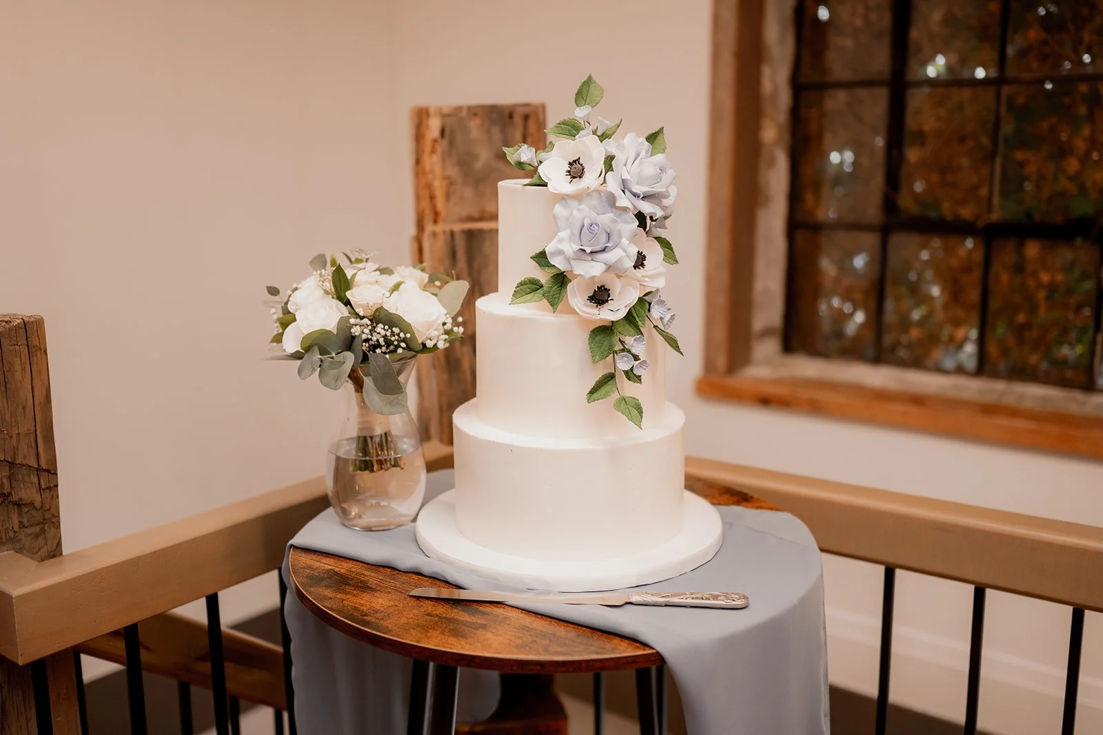 Timeless Wedding Cakes, Not Trends