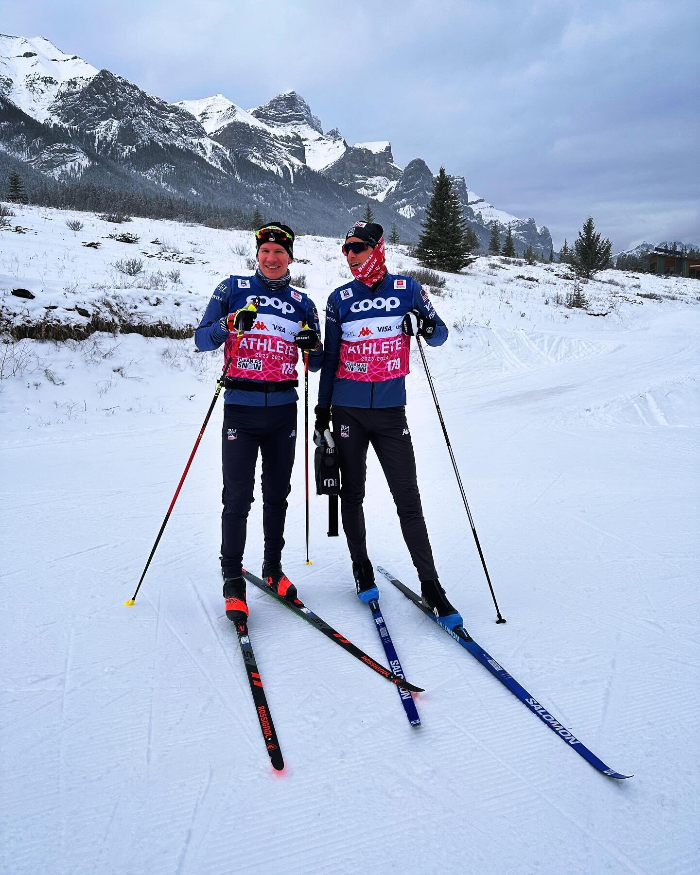 It&rsquo;s time for some World Cups in North America 🤩 Skate Sprint Saturday &amp; Classic Sprint Tuesday &mdash; let&rsquo;s go! 🚀
&bull;
📷: @rganderson 
#teambirkie #stifelusskiteam #oakleyskiing #xcskiing #anotherbestday #canada #canmore