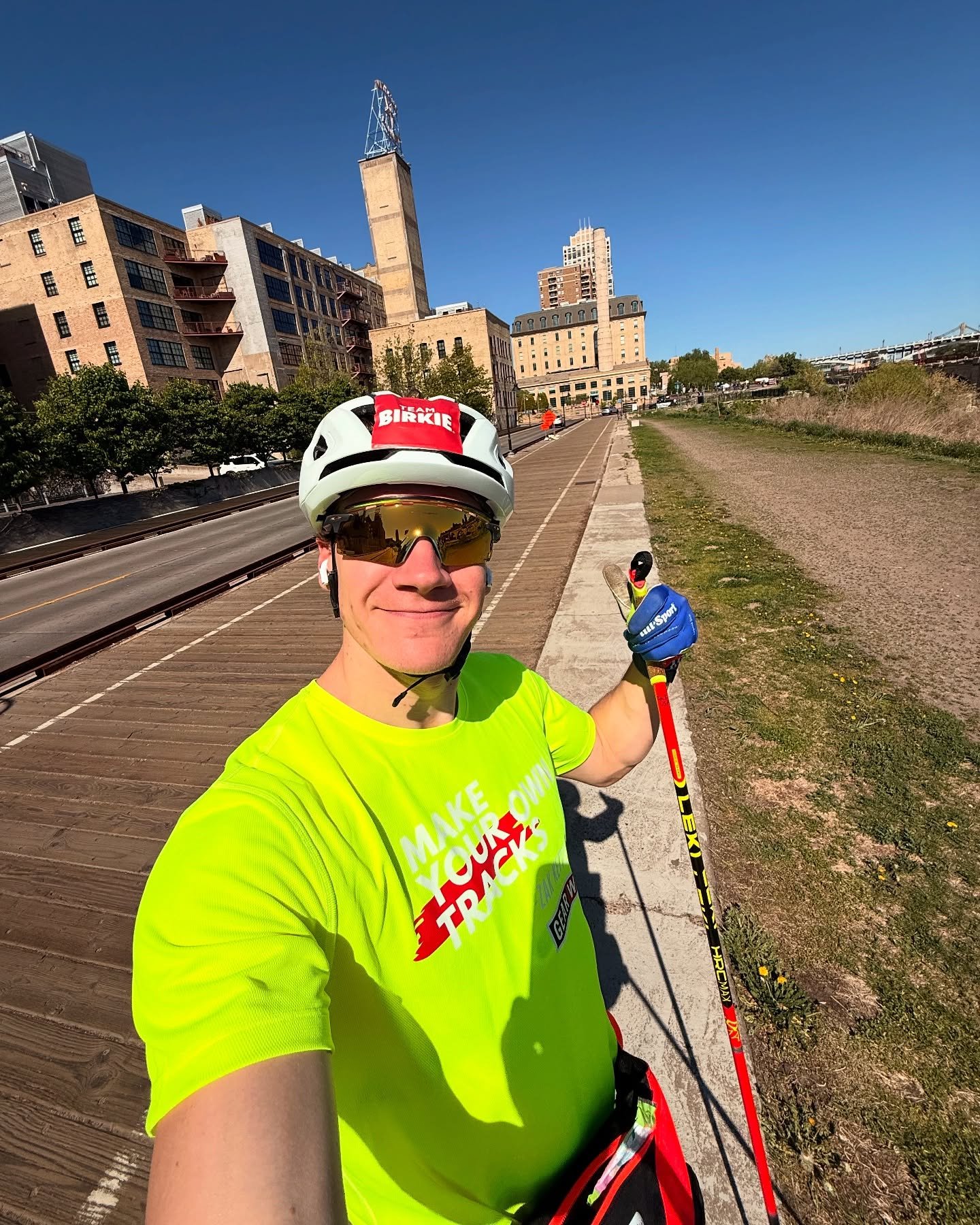 0.5x selfies Minneapolis Edition 🤳🏙️ 
&bull;
#teambirkie #gearwest #makeyourowntracks #minneapolis #xcskiing #rollerskiing #minnesota