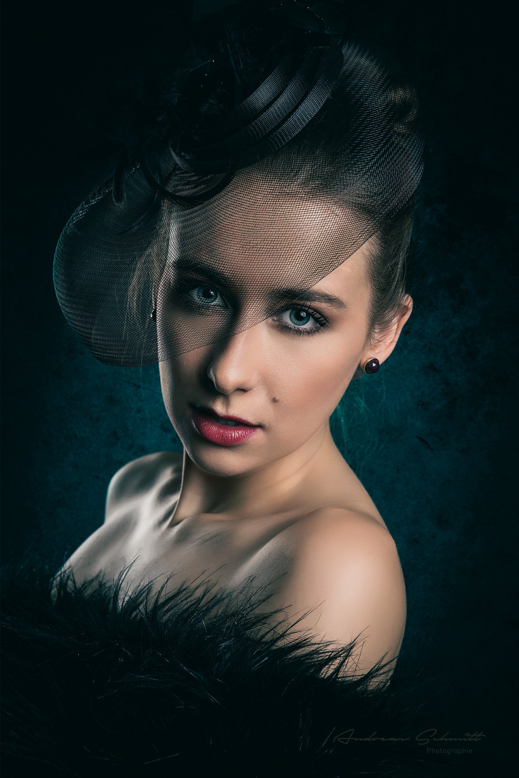 klassisches Portrait einer jungen Frau