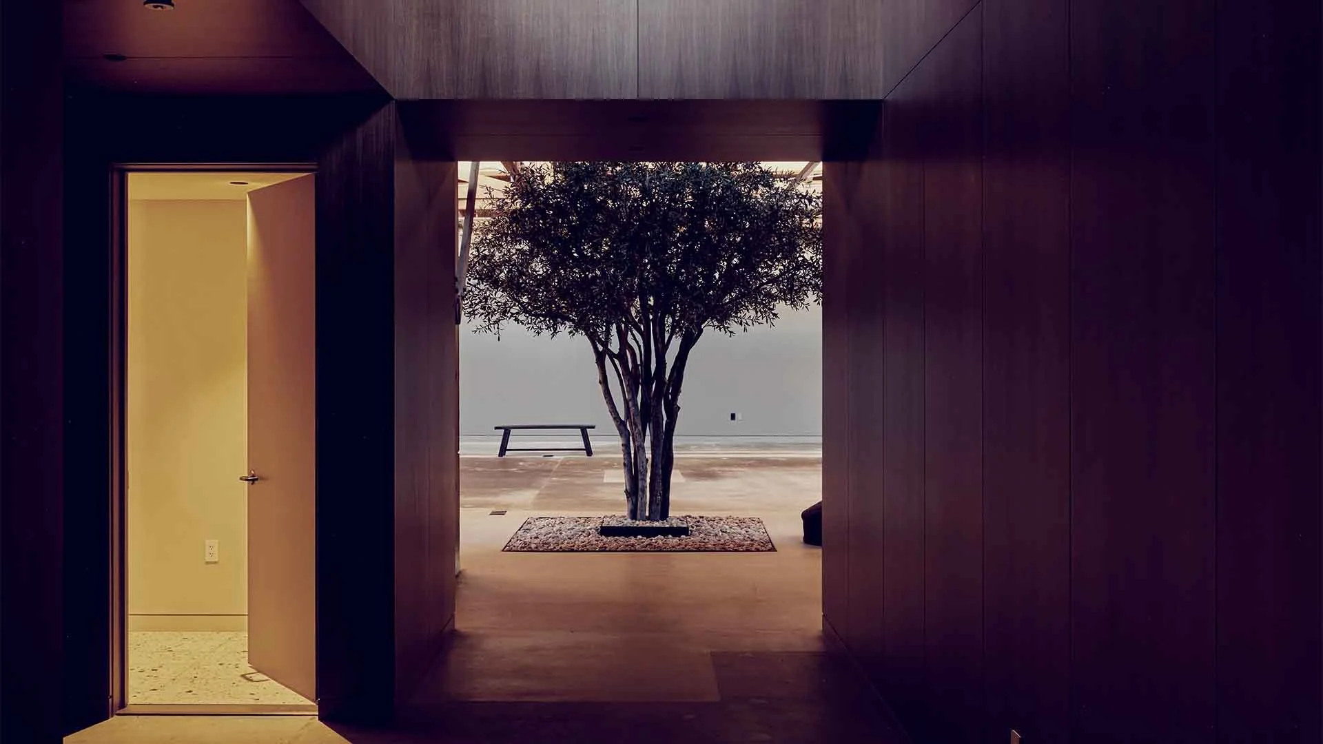 E Las Palmas_Opener_Carousel_03.jpg