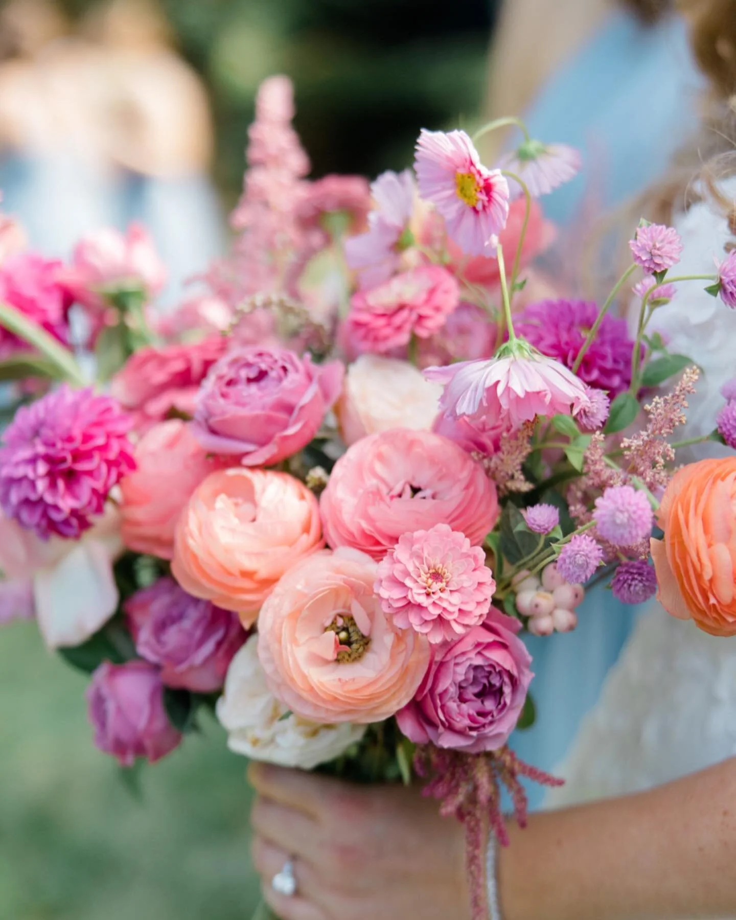 Local flowers just hit different…..there’s an incredible group of growers in South Jersey. I feel soooo beyond lucky to use their materials for our couples wedding day blooms.  Personally we are going hard on growing poppies, rudbeckia,