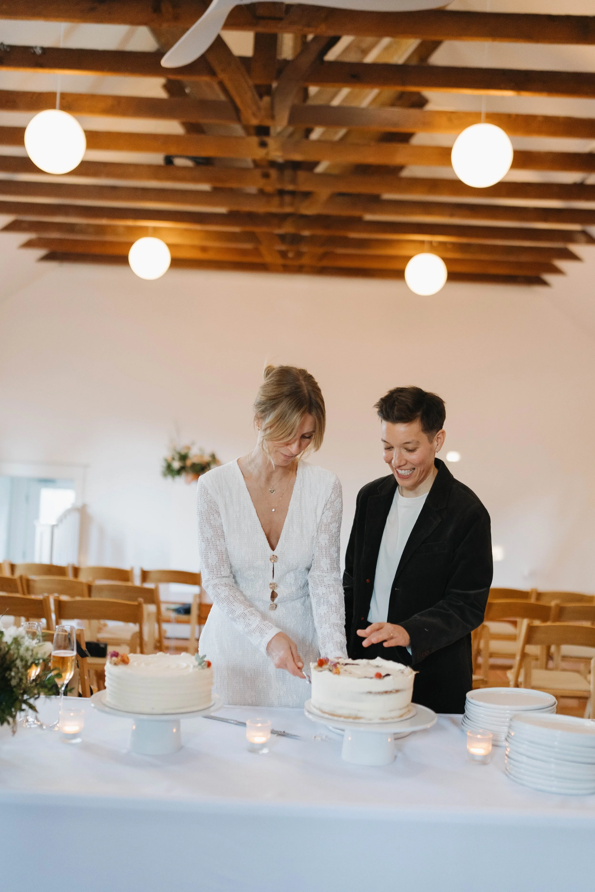 wedding ceremony, intimate venue, flowers, elopement ceremony, gathering, reception, portland, PDX, bride, groom, cake, champagne