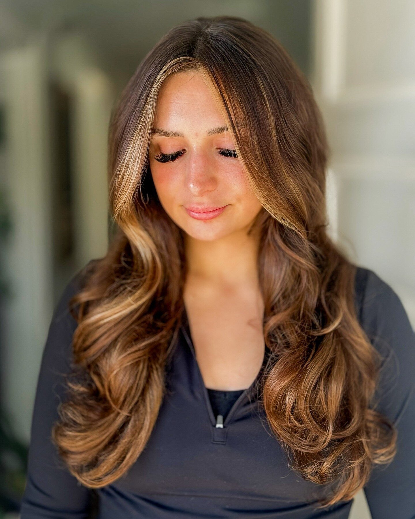 What a perfect way to start out our November looks. These are the brunette tones of our dreams! 🤎

Ready for your next transformation? Our expert stylists are just a message away. Slide into our DMs to book your appointment today, and let's make you