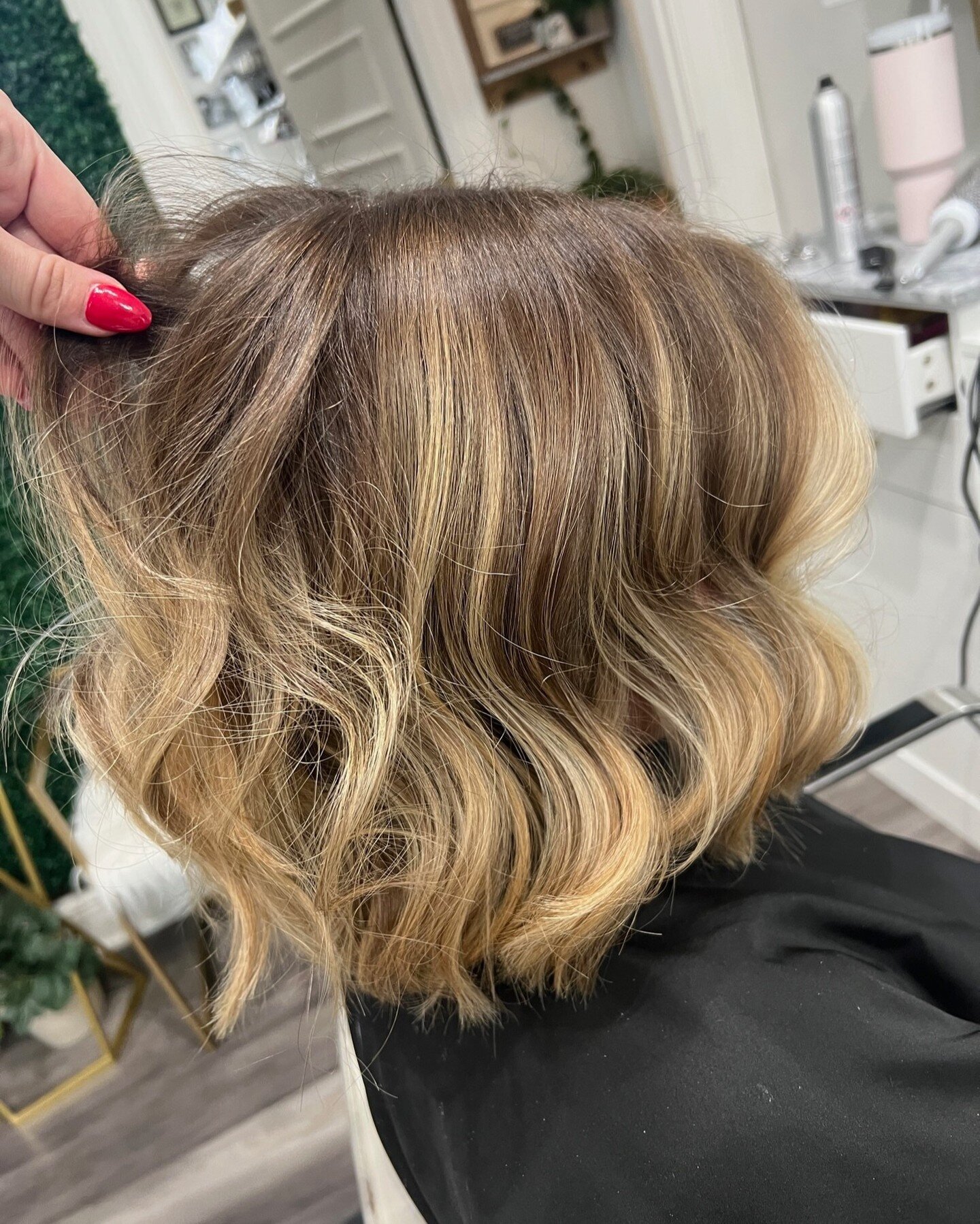 Shorter and blonder! ✨ Swipe left for the transformation! 

Cut + Color + Style by the talented @hairbytaylorcrandall 🤍

#hairtransformation #blondebombshell #hairbytaylorcrandall #nashvillehairstylist #fallhaircolor #shorthair #hairinspo #nashville