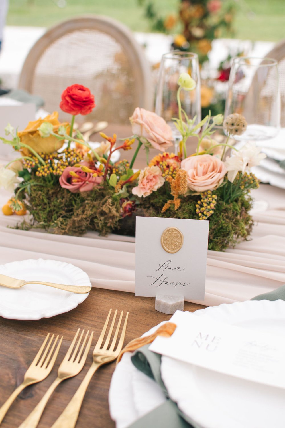 Custom place card with gold wax seal by Paper Palette.