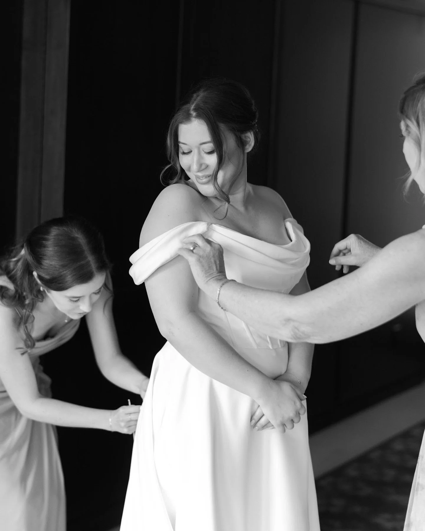 Black and white wedding photography has a way of distilling a moment to its purest essence, no colours to distract, only the elegance of light, shadow, and emotion. It captures not just a portrait, but a feeling, a timeless reminder of grace, love, a