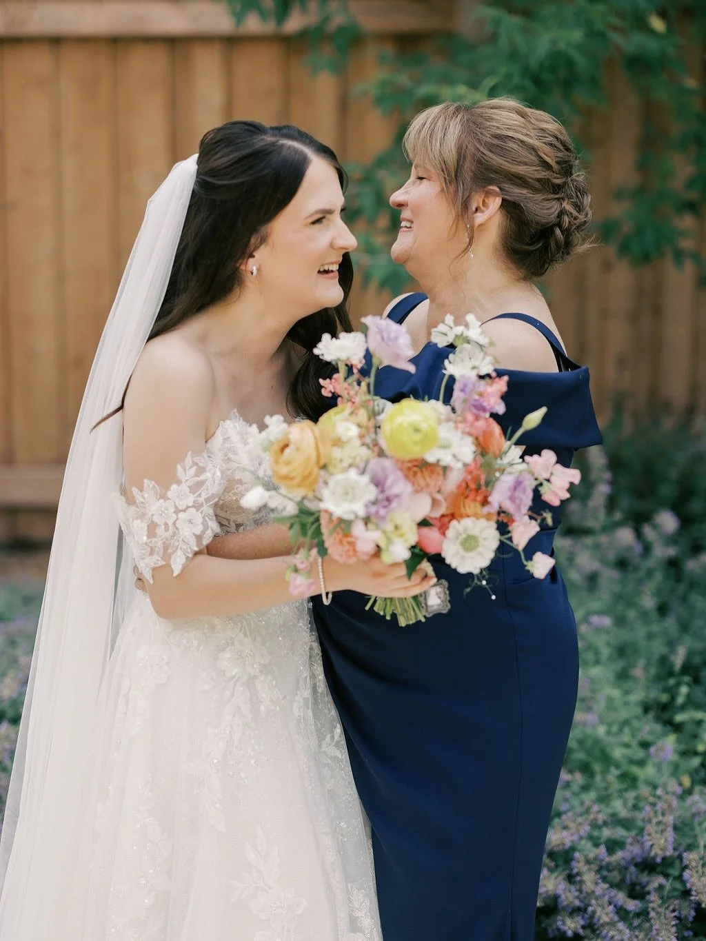 The heat may have been relentless the weekend of K + I&rsquo;s wedding at Kurtz Orchards, but so was the joy. Surrounded by vineyards, family, and friends, their tented celebration was filled with heartfelt personal touches, from colourful florals th