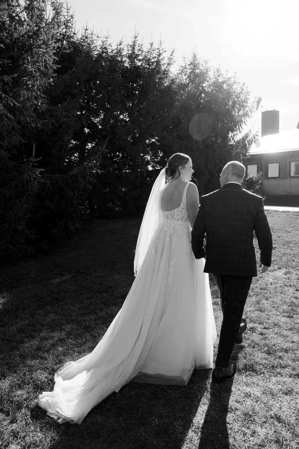 Sue-Ann-Staff-Tented-Wedding-Lindsay-Plank-Events-22