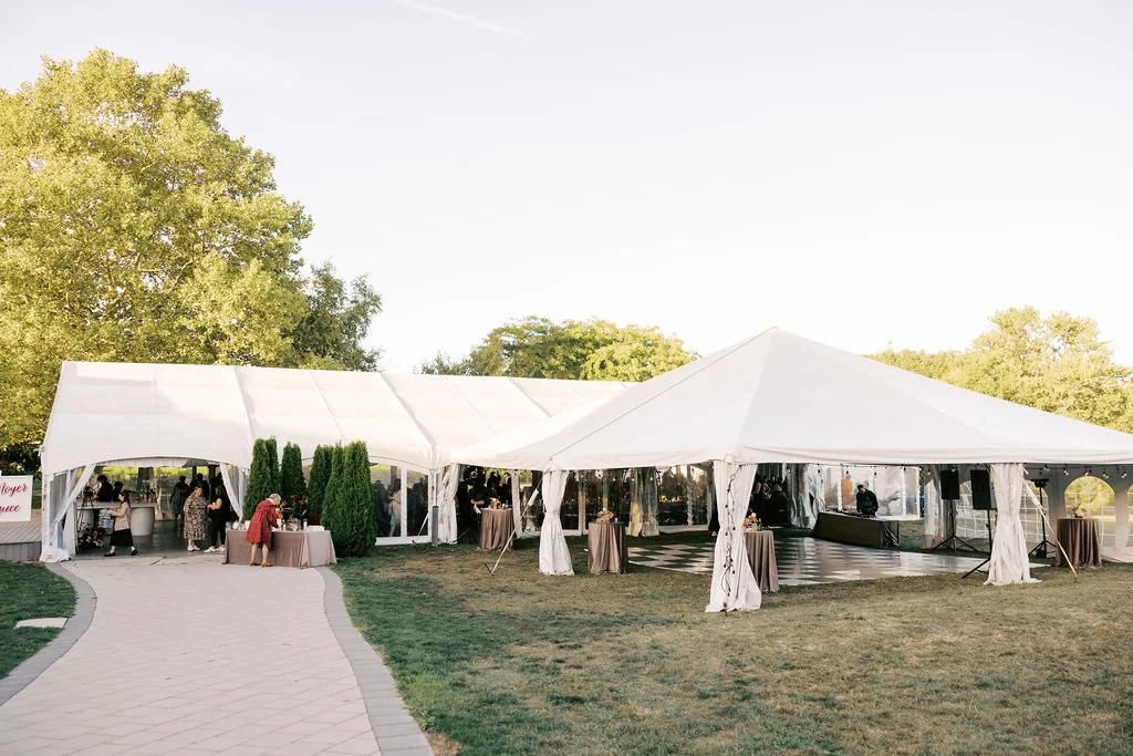 Sue-Ann-Staff-Tented-Wedding-Lindsay-Plank-Events-39