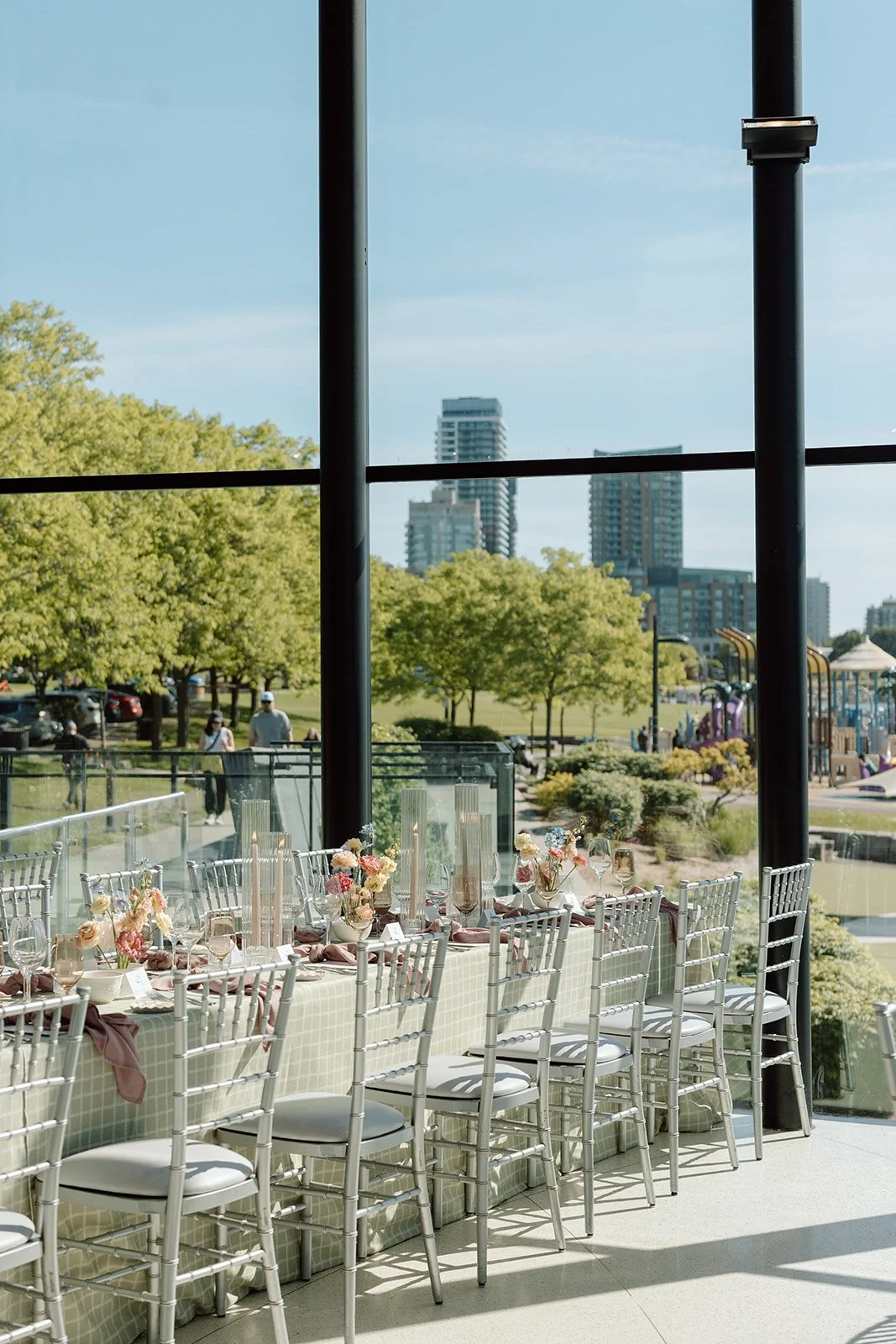  Planning a bridal shower in Hamilton that feels effortless, high-end, and deeply personal? While we love a grand wedding day, there is something incredibly magical about creating an intimate, beautifully styled prelude for the bride-to-be.  For Mich