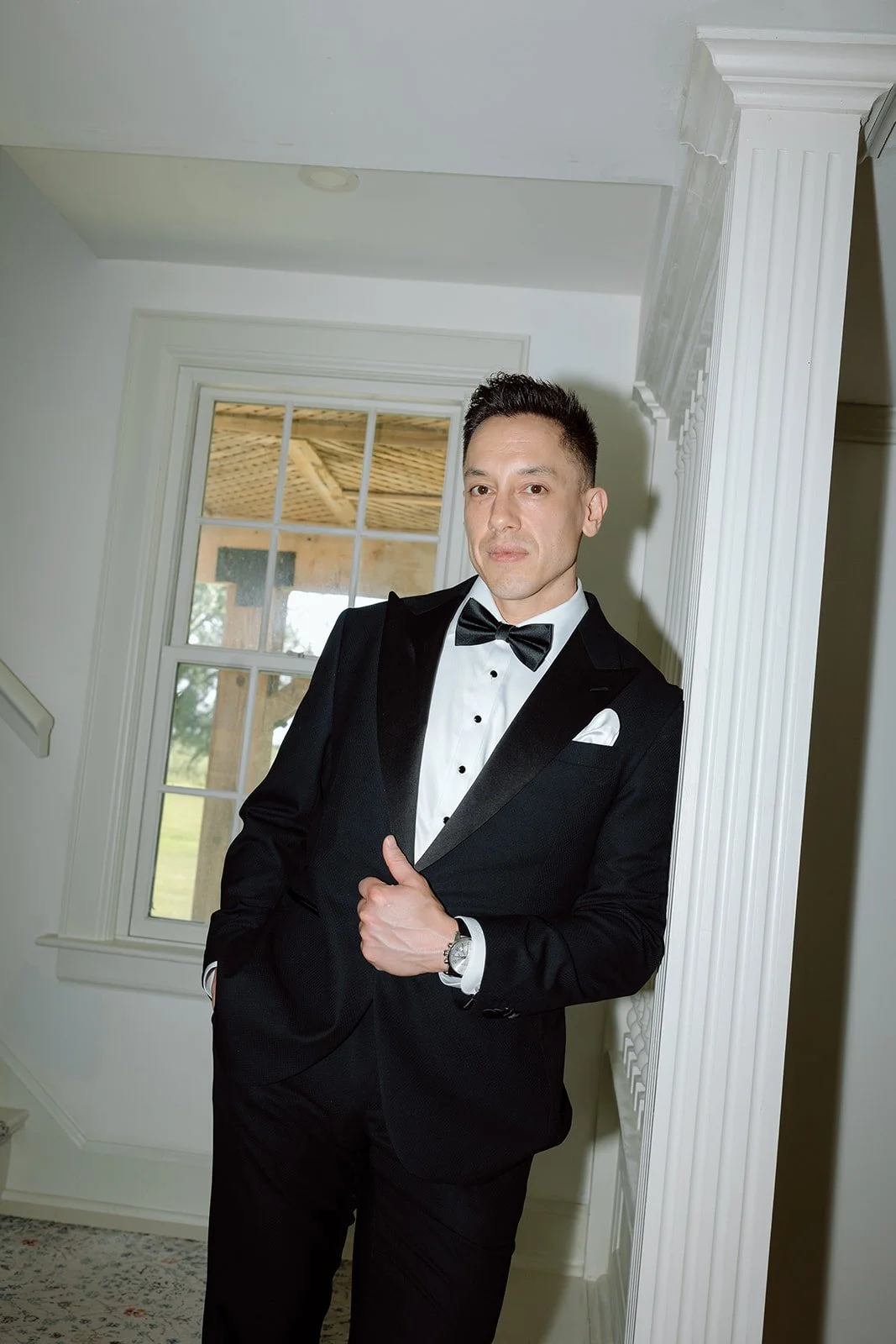 Getting Ready location: Willowfarm House, Niagara on the Lake. Black and white groom portraits captured by Paula Visco Photography. 