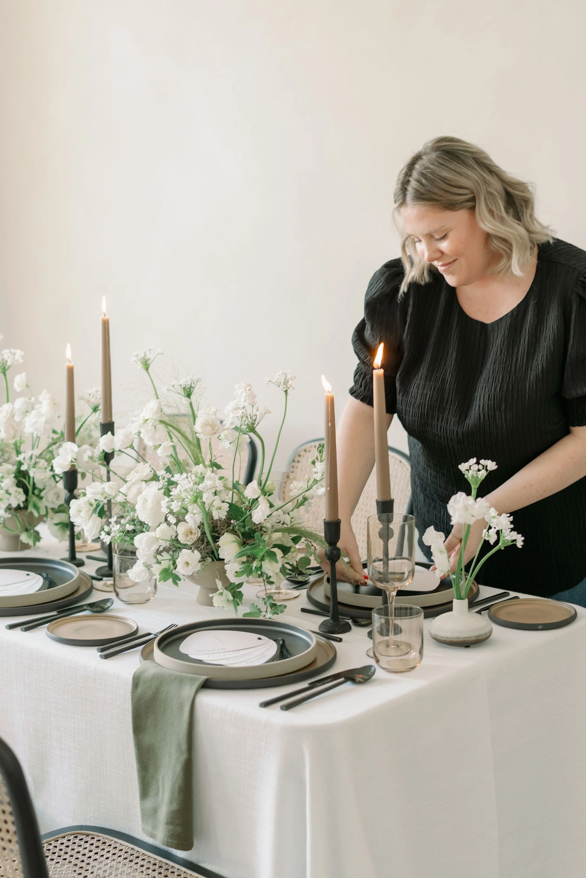 Niagara and Toronto Wedding Planner, perfecting a wedding table scape designed by Lindsay Plank Events and Forever Wildfield.
