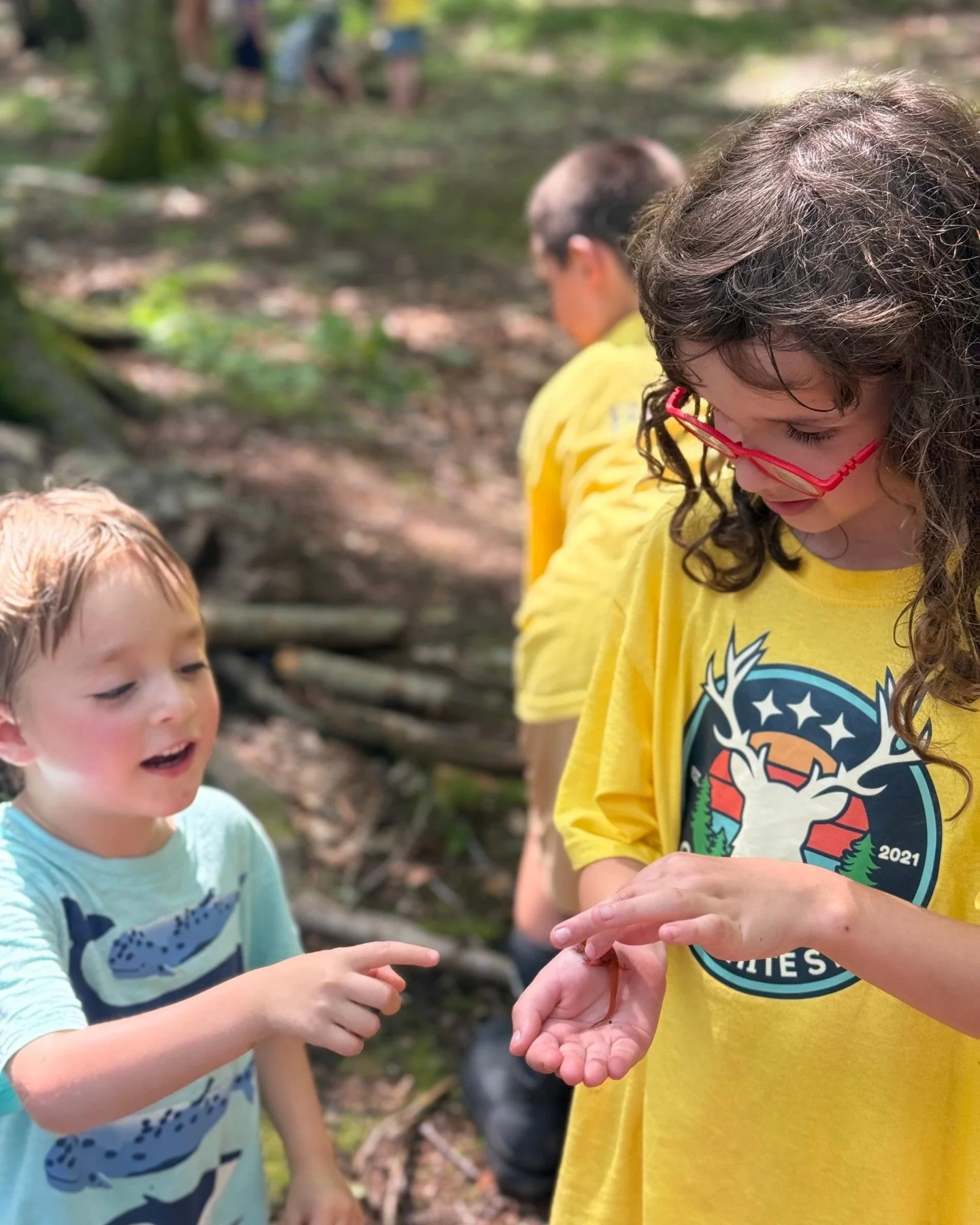 From salamander searches to fort building, every day outside is an adventure 🌳🦎 There&rsquo;s always something new to explore in nature!

#campwhitestag #whitestagfarms #naturecamp #getyourhandsdirty #handsonlearning #natureteaches #childhoodmagic 