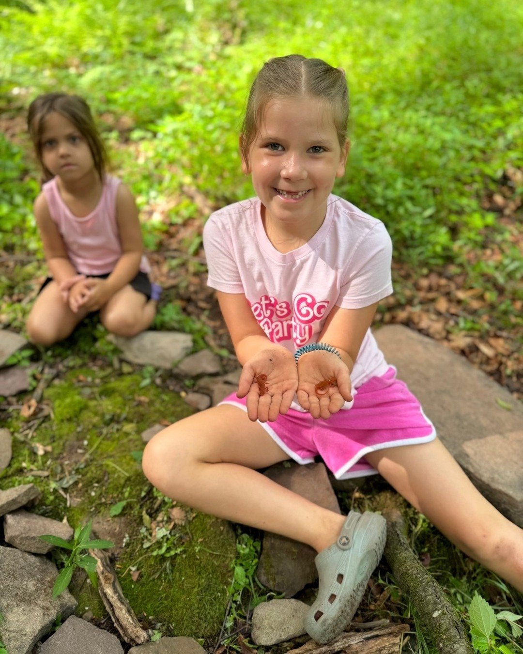 Summer at Camp White Stag is calling! ☀️💚

Days outside🌳, new friendships😁, hands on activities, and moments that help campers grow in confidence all come together here!🌿

✨ If camp is part of your summer plans, now&rsquo;s the time to save your 