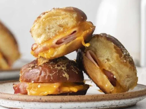 ham-cheese-pretzel-sliders5-500x375.webp